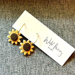 New. Never used. Small gold hoops. Wild Honey Clay sunflower 🌻 Earrings.